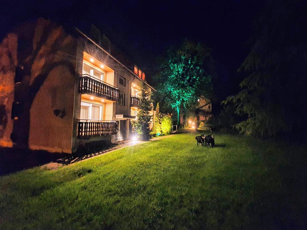 Gasthof Zum Goldenen Hirschen Hotel Geroldsgrun ภายนอก รูปภาพ