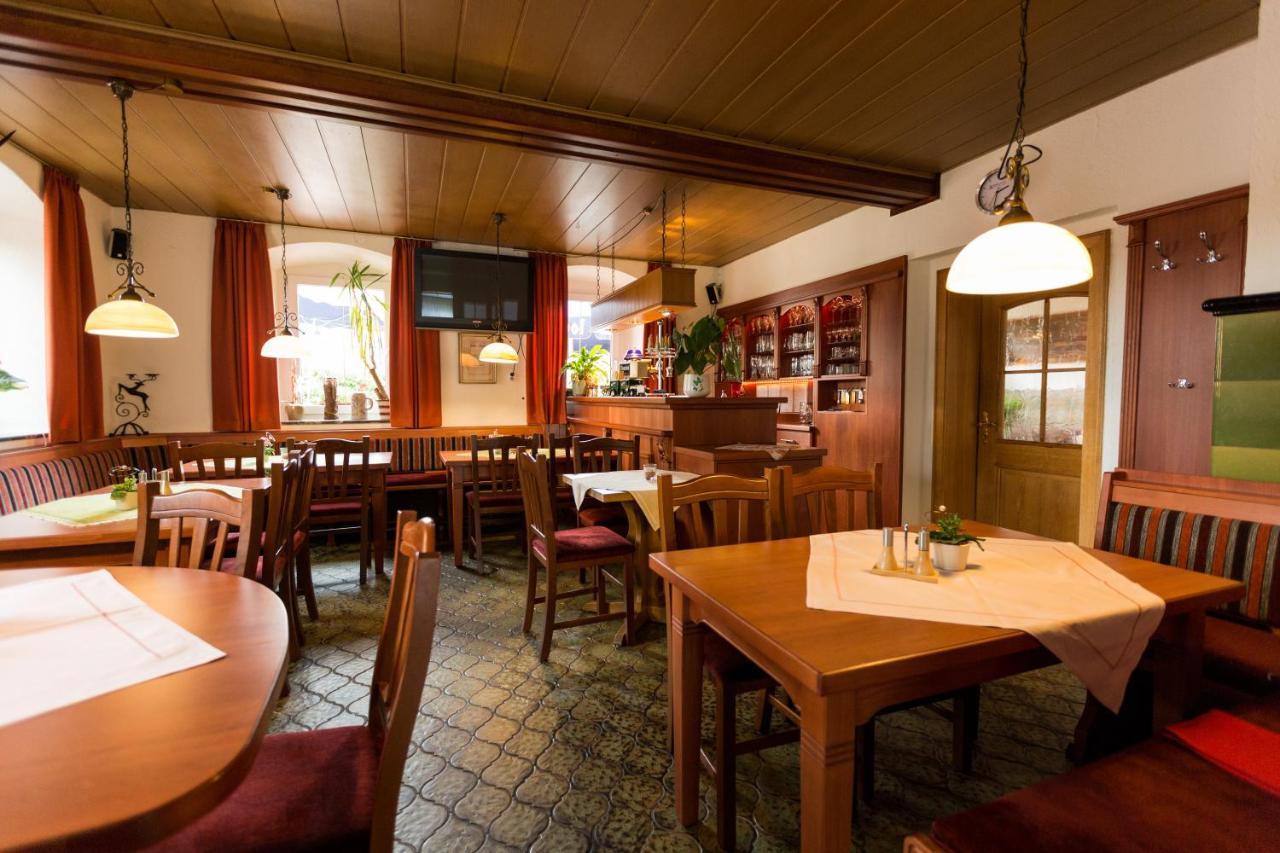 Gasthof Zum Goldenen Hirschen Hotel Geroldsgrun ภายนอก รูปภาพ
