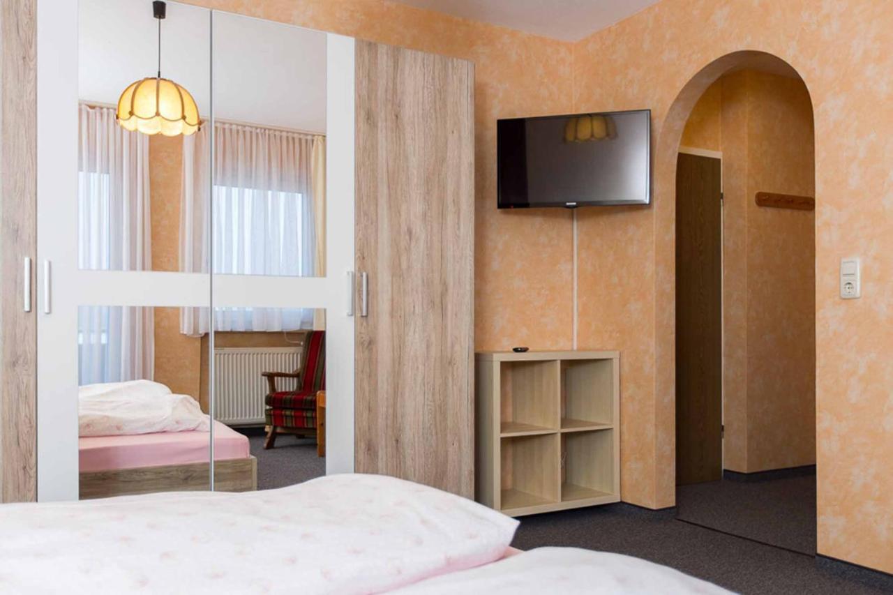 Gasthof Zum Goldenen Hirschen Hotel Geroldsgrun ภายนอก รูปภาพ